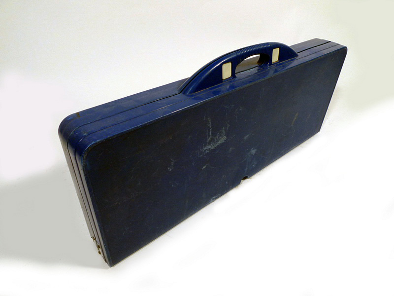 conjunto maleta pic-nic plastico aluminio 67x135x85 mesa 65x85 maleta 32x85x10 (18eu.) 1u